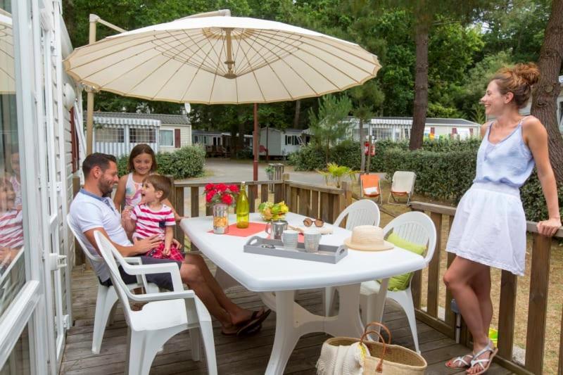 Camping Officiel Siblu Les Pierres Couchees Saint-Brevin-les-Pins Exterior photo